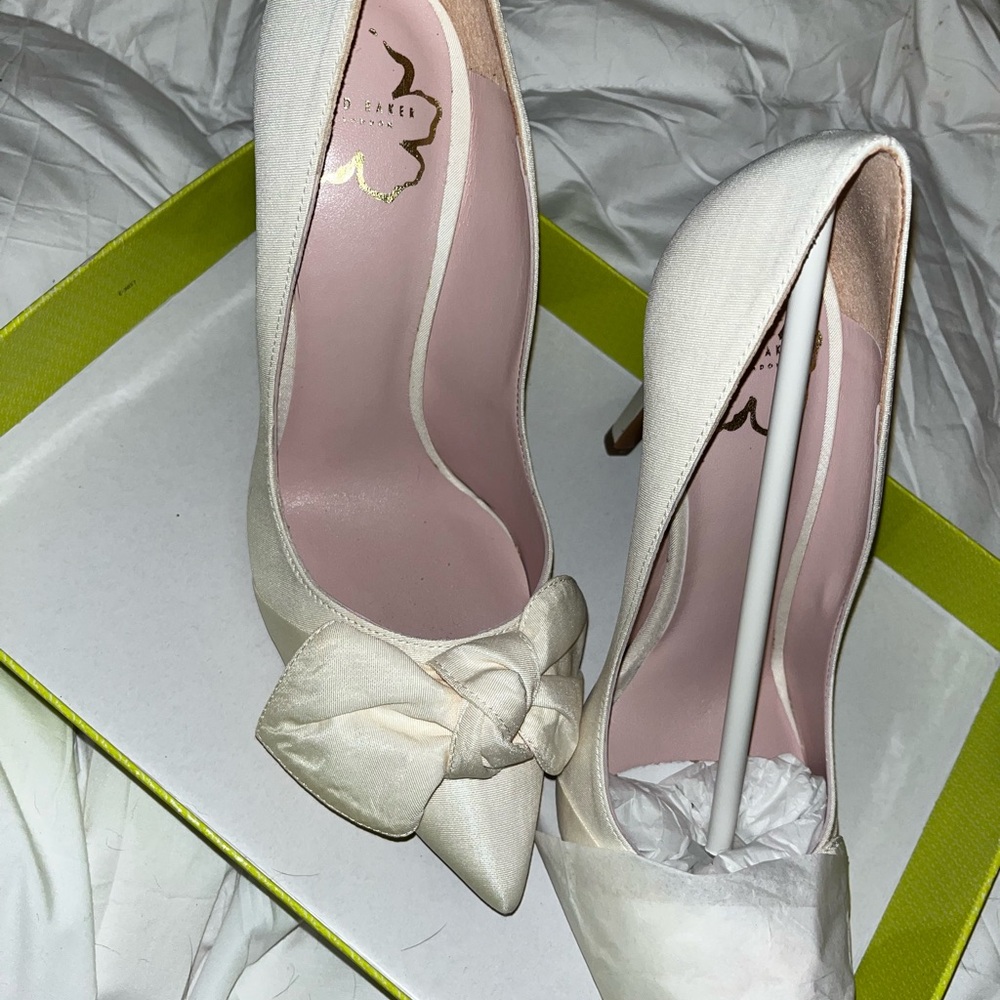 Ted Baker Pumps New
